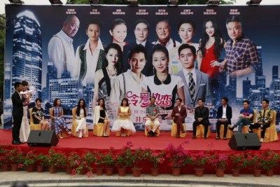 探班《冷爱热恋》 邱泽卖萌五连拍