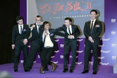 《杀破狼2》发预告片 众主创黑超亮相