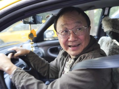 许冠文《一路顺风》苦练中文