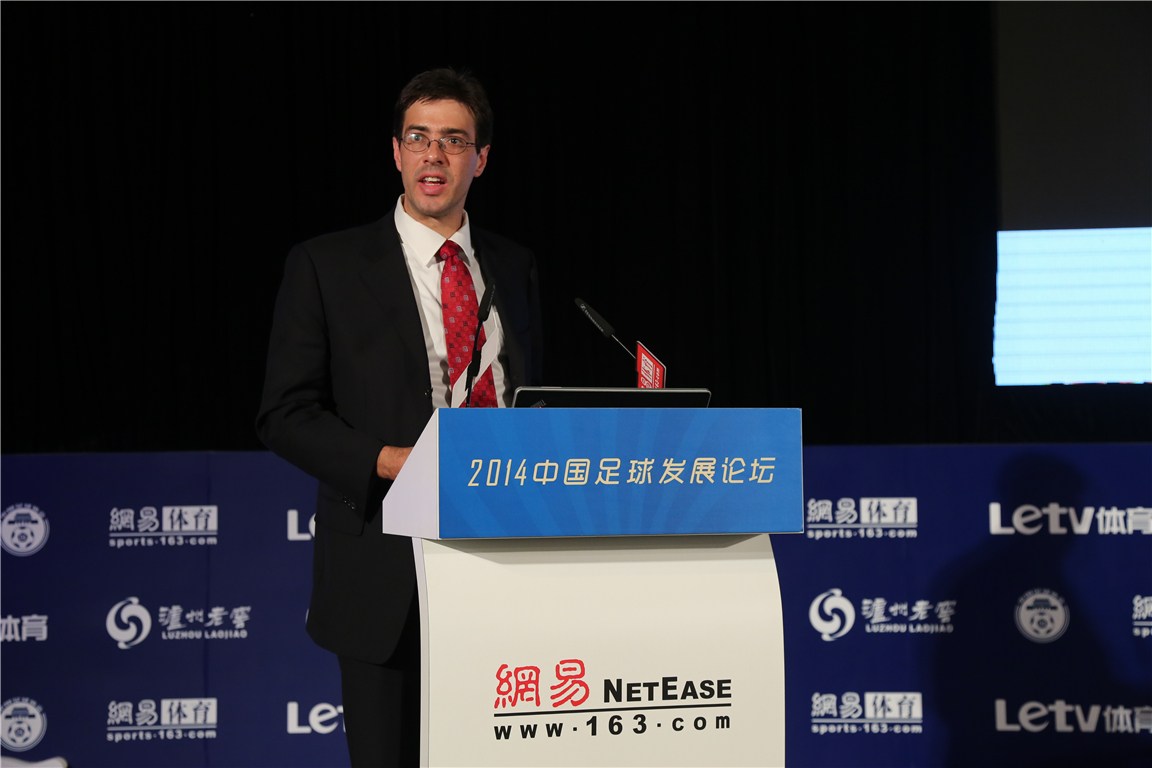 中超俱乐部大巴_中超俱乐部收入(3)