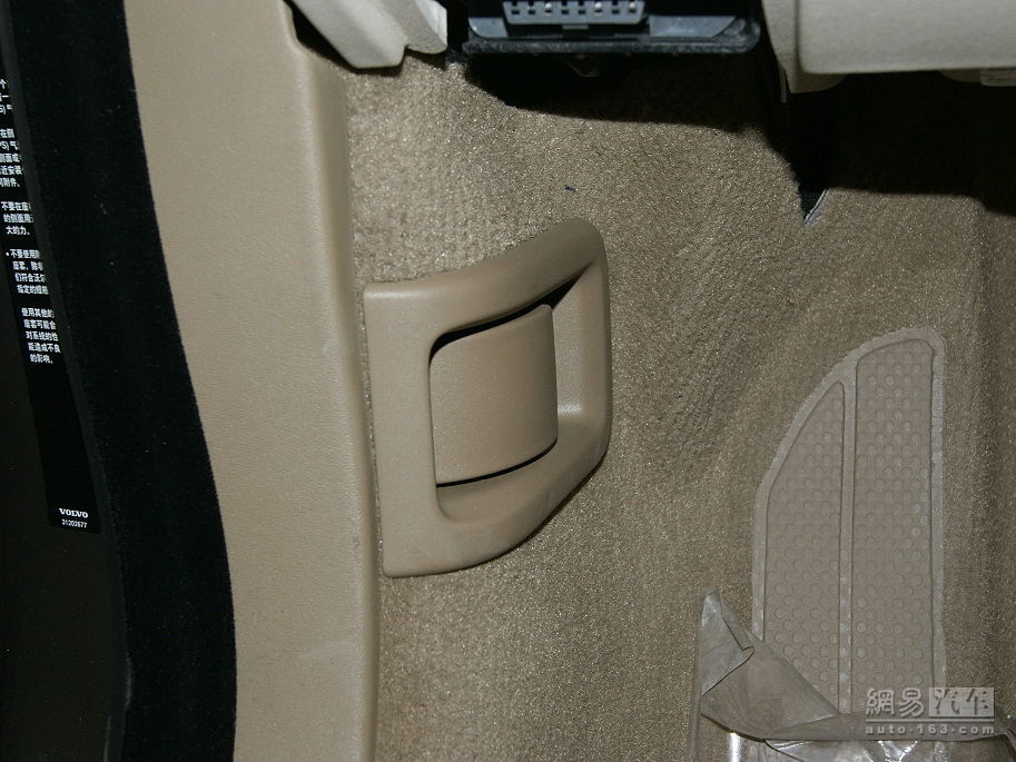 沃尔沃S80L 2010款 2.5T 智尊版 发动机舱开启