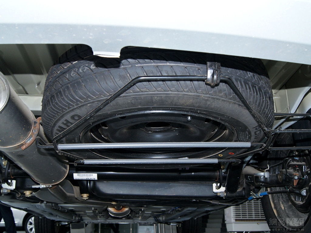 爱丽舍 2010款 1.6MT科技型 备胎