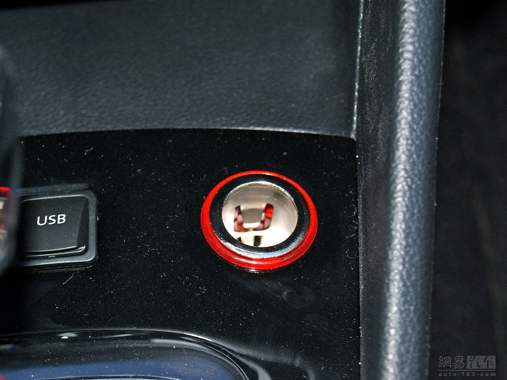 宝来 2011款 1.4T 自动Sportline 前点烟器